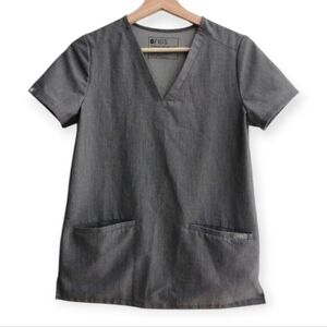 Figs Casma 3 Three-Pocket Scrub Top Grey XXS